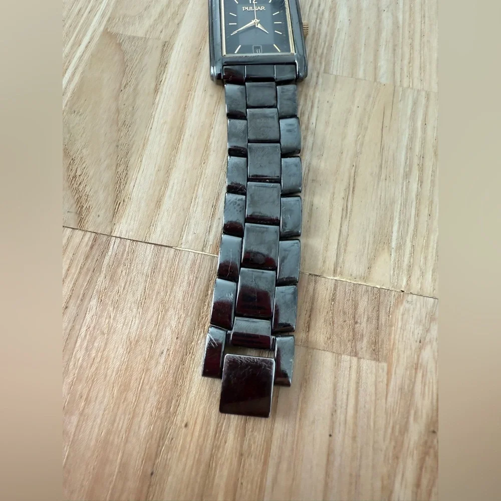 Vintage Pulsar men’s black rectangular watch NEW BATTERY
